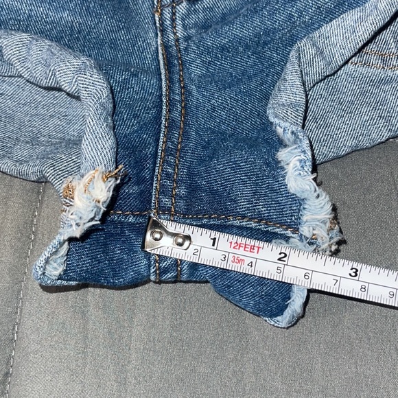 FREE PEOPLE CUFFED RAW HEM SHORT SHORTS SIZE 29 Medium light wash. - Picture 12 of 12